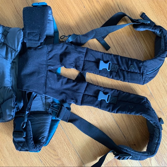 Infantino Go Forward Evolved Ergonomic Carrier - Picture 6 of 9